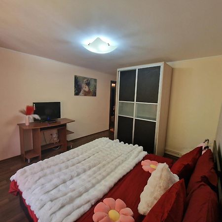 Apartament Red & Yellow 슬래닉몰도바 외부 사진