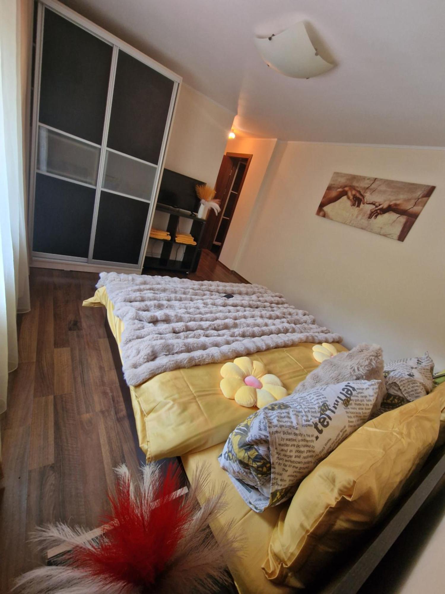 Apartament Red & Yellow 슬래닉몰도바 외부 사진